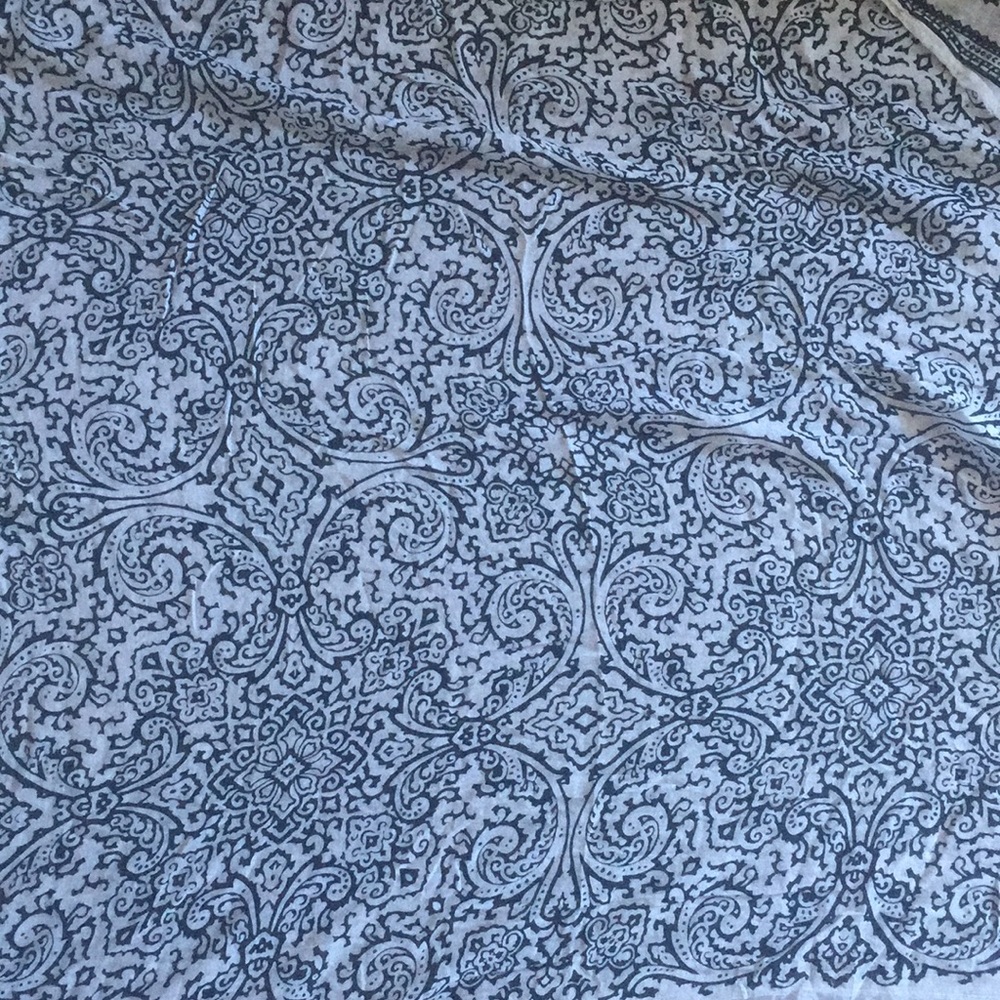 Scarf bundle ⭐️⭐️ - Picture 4 of 4